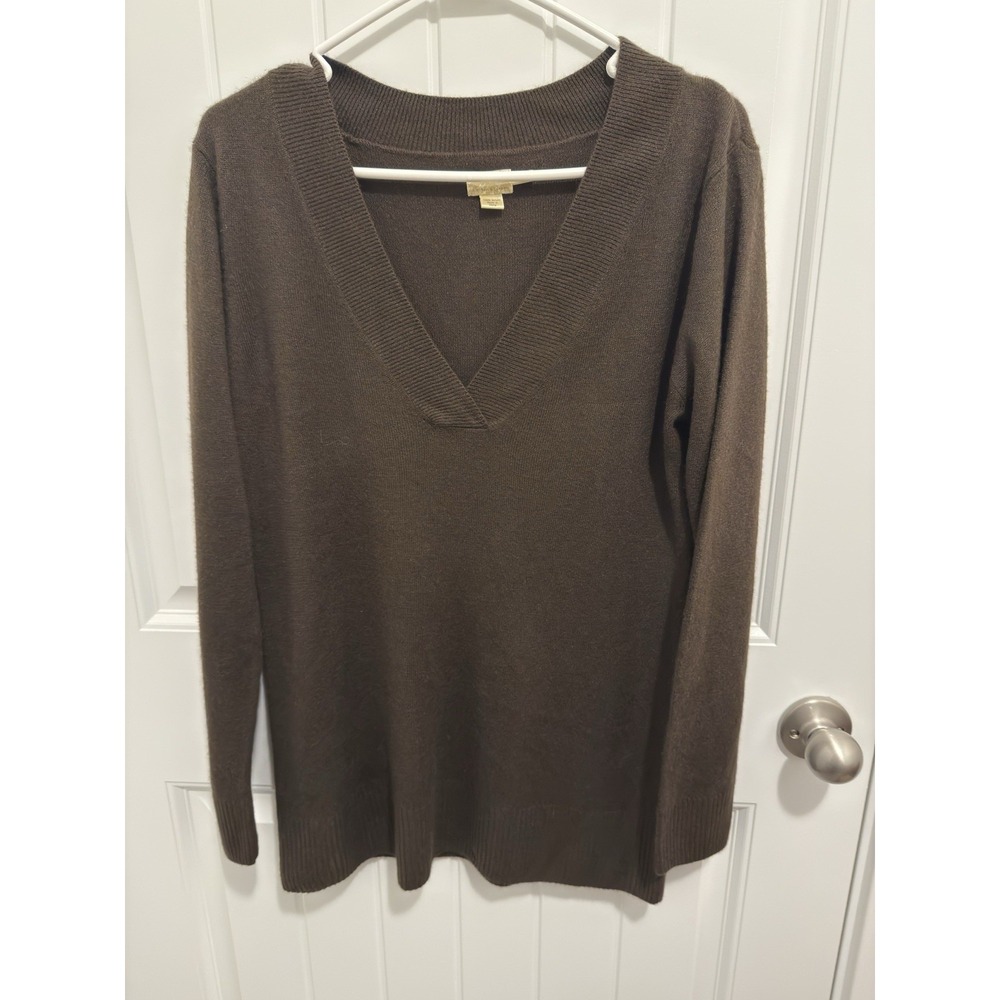 G.H. Bass Company Women's Brown‎ Vneck Sweater Size M